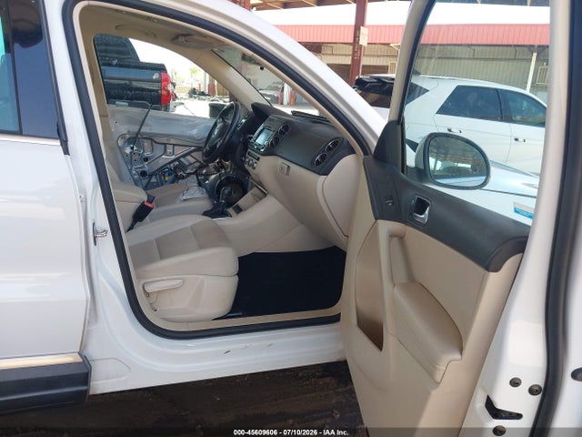 2013 Volkswagen Tiguan Se მანქანა იყიდება აუქციონზე, vin: WVGBV7AX9DW512210, აუქციონის ნომერი: 45609606