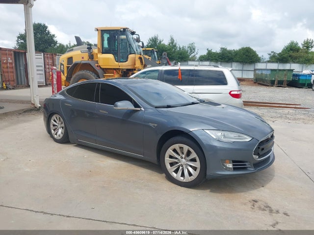 45609619 :رقم المزاد ، 5YJSA1CP2DFP14840 vin ، 2013 Tesla Model S Performance مزاد بيع