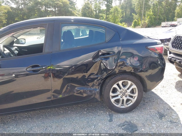 45609634 :رقم المزاد ، 3MYDLBYV3HY165497 vin ، 2017 Toyota Yaris Ia مزاد بيع