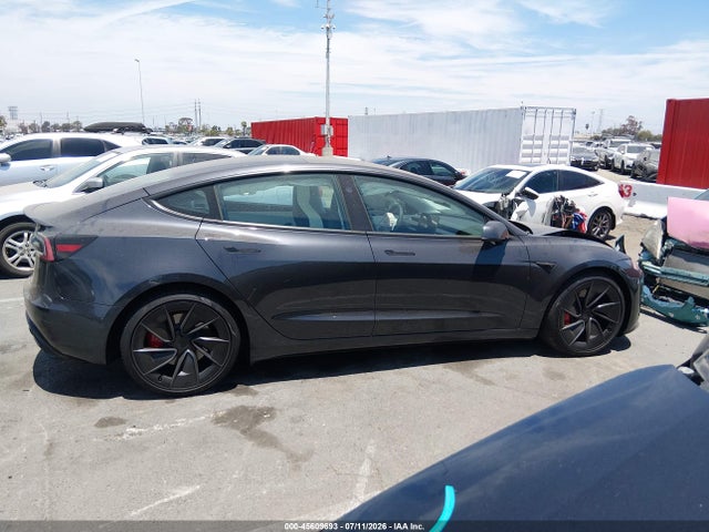Tesla Model 3 Performance All-wheel Drive 2026 5YJ3E1ETXTF182948 Image 12