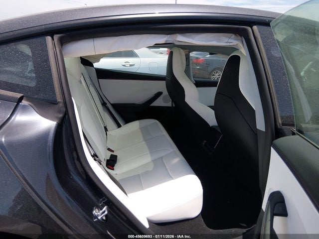 Tesla Model 3 Performance All-wheel Drive 2026 5YJ3E1ETXTF182948 Image 8