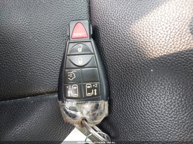 2015 Chrysler Town & Country Touring მანქანა იყიდება აუქციონზე, vin: 2C4RC1BG3FR521789, აუქციონის ნომერი: 45609809