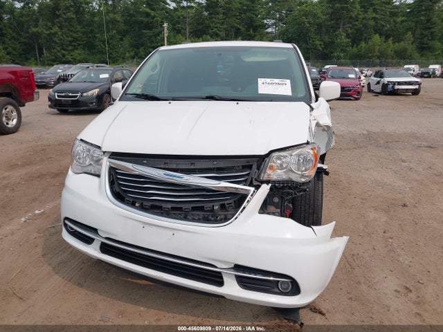 2015 Chrysler Town & Country Touring მანქანა იყიდება აუქციონზე, vin: 2C4RC1BG3FR521789, აუქციონის ნომერი: 45609809