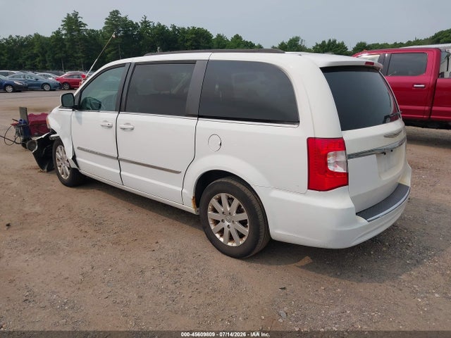 2015 Chrysler Town & Country Touring მანქანა იყიდება აუქციონზე, vin: 2C4RC1BG3FR521789, აუქციონის ნომერი: 45609809