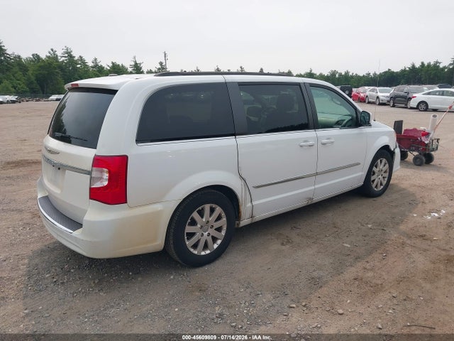 2015 Chrysler Town & Country Touring მანქანა იყიდება აუქციონზე, vin: 2C4RC1BG3FR521789, აუქციონის ნომერი: 45609809