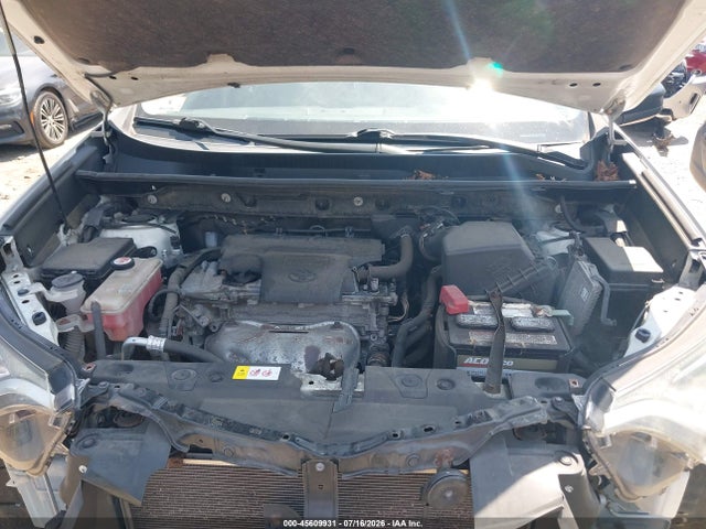 JTMBFREV7JJ723257 Toyota RAV4 LE