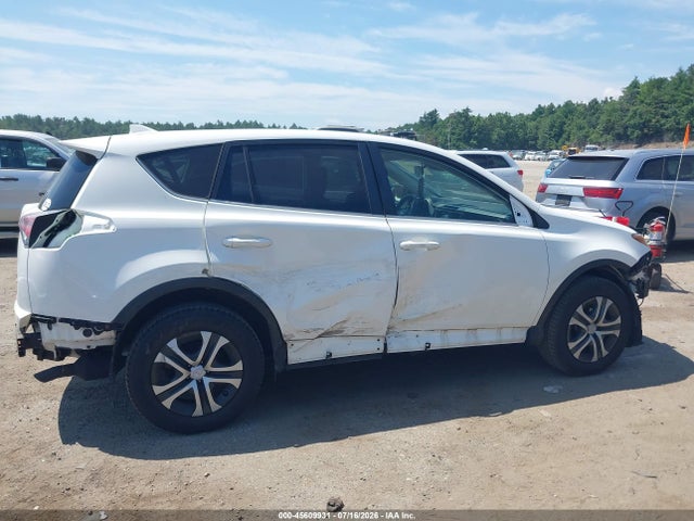 JTMBFREV7JJ723257 Toyota RAV4 LE