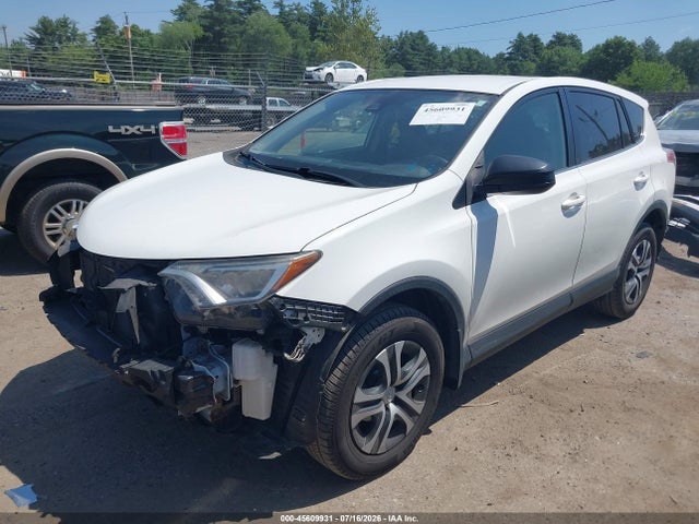 JTMBFREV7JJ723257 Toyota RAV4 LE