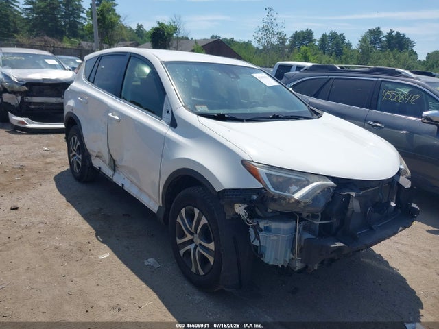 JTMBFREV7JJ723257 Toyota RAV4 LE
