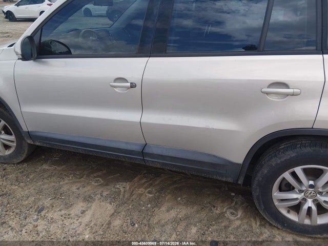Продаж на аукціоні авто 2015 Volkswagen Tiguan S, vin: WVGAV7AX4FW615923, номер лоту: 45609969