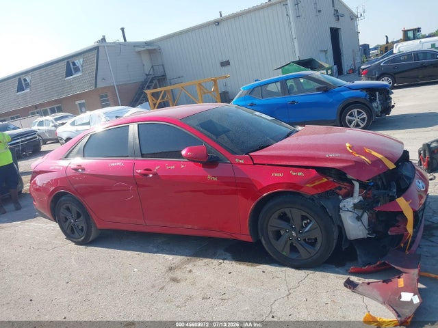 Продажа на аукционе авто 2022 Hyundai Elantra Sel, vin: 5NPLM4AGXNH068675, номер лота: 45609972