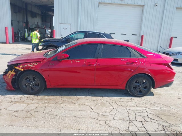 Продажа на аукционе авто 2022 Hyundai Elantra Sel, vin: 5NPLM4AGXNH068675, номер лота: 45609972