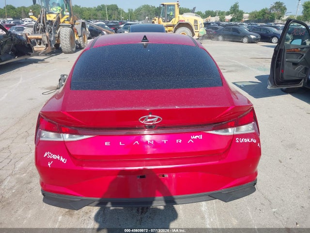 Продажа на аукционе авто 2022 Hyundai Elantra Sel, vin: 5NPLM4AGXNH068675, номер лота: 45609972