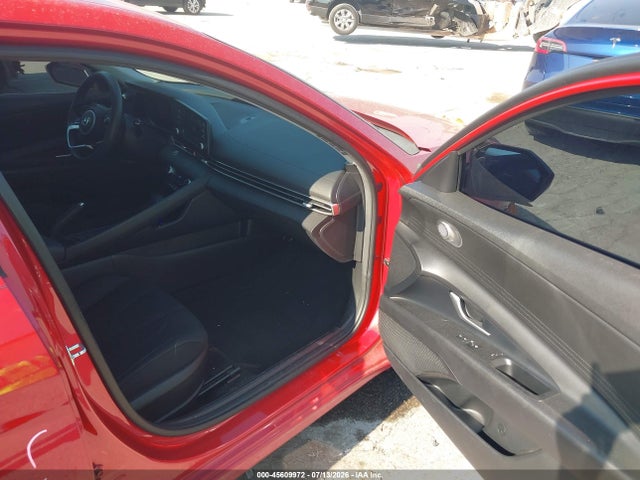Продажа на аукционе авто 2022 Hyundai Elantra Sel, vin: 5NPLM4AGXNH068675, номер лота: 45609972