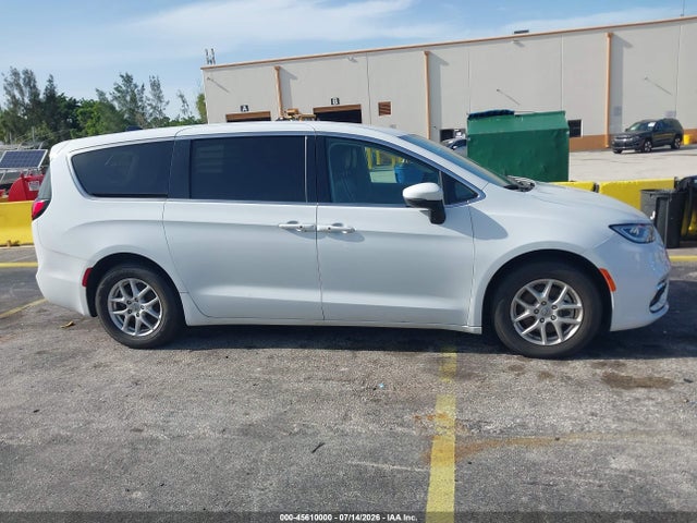 Продаж на аукціоні авто 2023 Chrysler Pacifica Touring L, vin: 2C4RC1BG9PR594733, номер лоту: 45610000