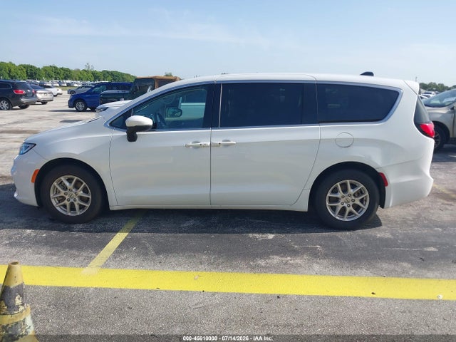 Продаж на аукціоні авто 2023 Chrysler Pacifica Touring L, vin: 2C4RC1BG9PR594733, номер лоту: 45610000
