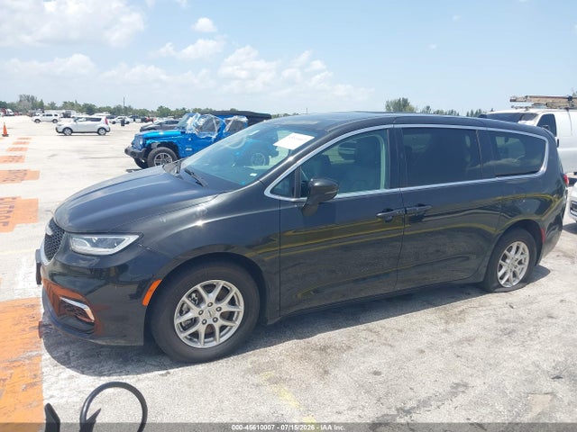 Продажа на аукционе авто 2023 Chrysler Pacifica Touring L, vin: 2C4RC1BG2PR587087, номер лота: 45610007
