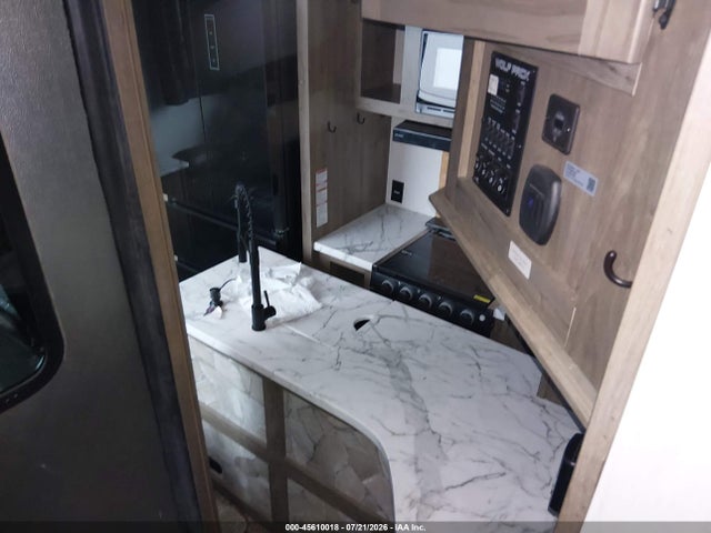 Продажа на аукционе авто 2022 Forest River Wolf Pack, vin: 5ZT3ctyb1n1220842, номер лота: 45610018