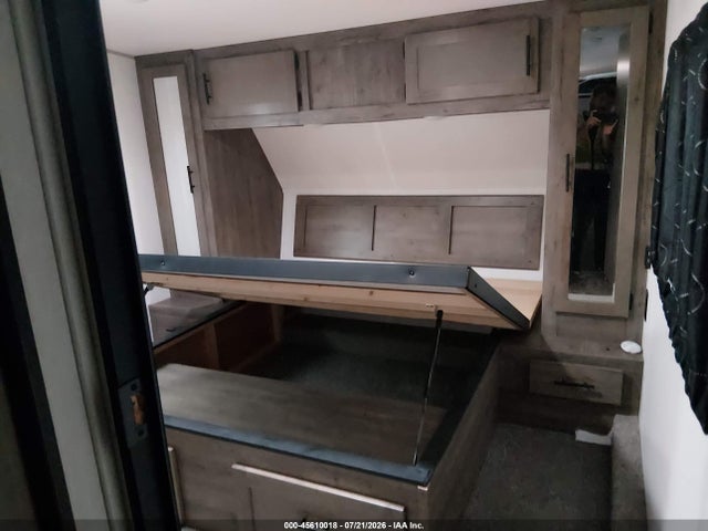Продажа на аукционе авто 2022 Forest River Wolf Pack, vin: 5ZT3ctyb1n1220842, номер лота: 45610018