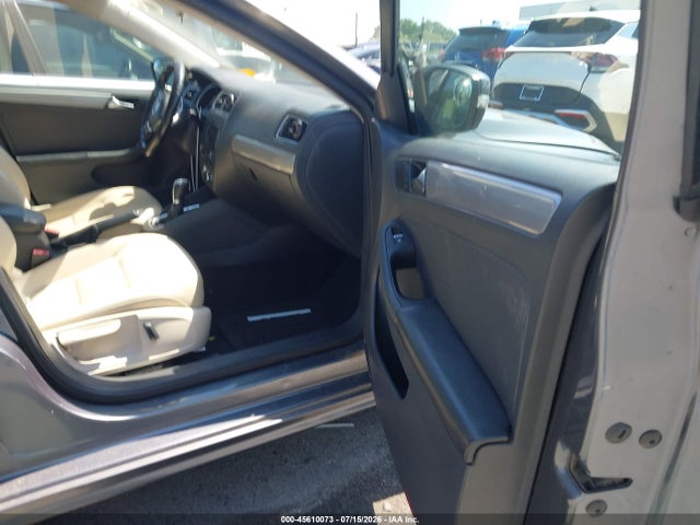 45610073 :رقم المزاد ، 3VWD07AJ9FM282689 vin ، 2015 Volkswagen Jetta 1.8t Se مزاد بيع