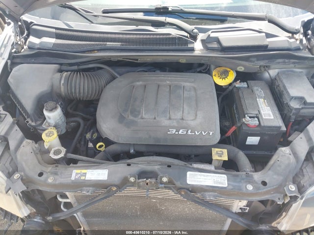 45610210 :رقم المزاد ، 2C4RDGEG1FR558271 vin ، 2015 Dodge Grand Caravan R/t مزاد بيع