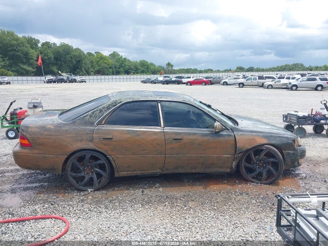 1998 Lexus Es 300 მანქანა იყიდება აუქციონზე, vin: JT8BF28G5W0110358, აუქციონის ნომერი: 45610312
