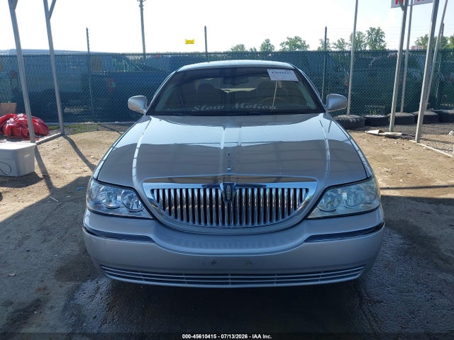 Продажа на аукционе авто 2007 Lincoln Town Car Signature Limited, vin: 1LNHM82W17Y628826, номер лота: 45610415