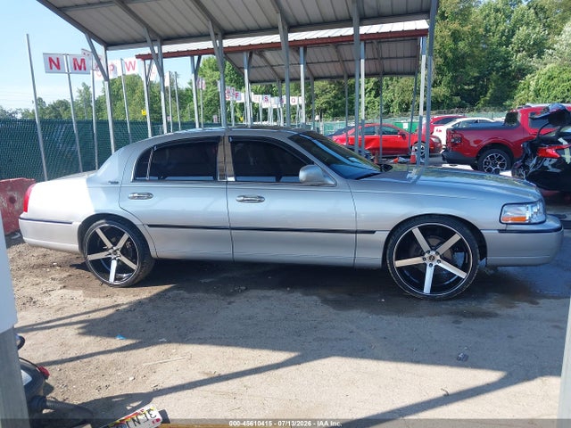 Продажа на аукционе авто 2007 Lincoln Town Car Signature Limited, vin: 1LNHM82W17Y628826, номер лота: 45610415