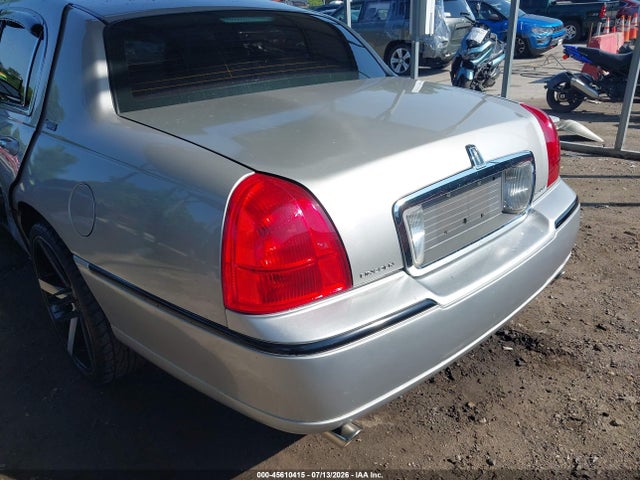 Продажа на аукционе авто 2007 Lincoln Town Car Signature Limited, vin: 1LNHM82W17Y628826, номер лота: 45610415