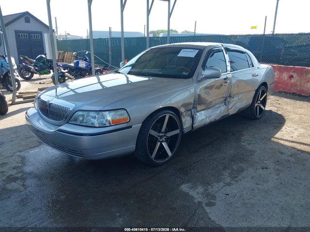 Продажа на аукционе авто 2007 Lincoln Town Car Signature Limited, vin: 1LNHM82W17Y628826, номер лота: 45610415