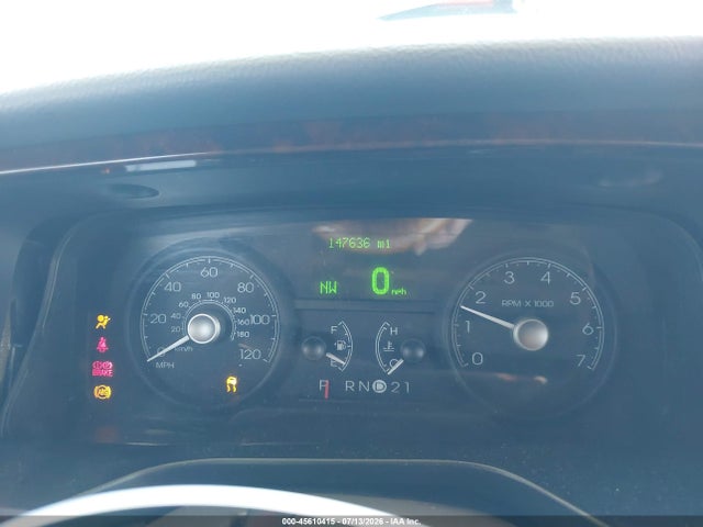 Продажа на аукционе авто 2007 Lincoln Town Car Signature Limited, vin: 1LNHM82W17Y628826, номер лота: 45610415