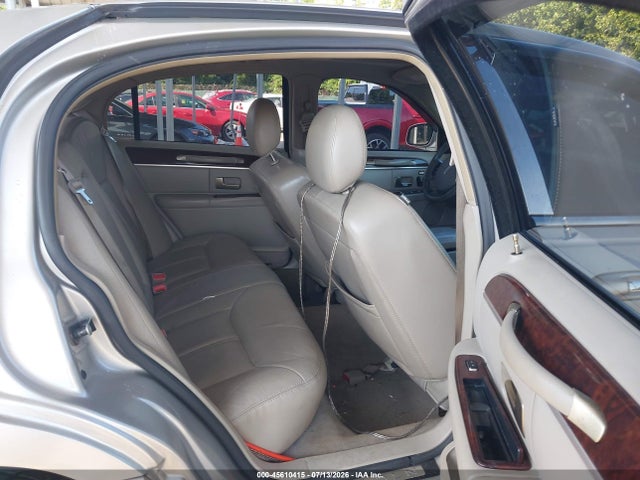 Продажа на аукционе авто 2007 Lincoln Town Car Signature Limited, vin: 1LNHM82W17Y628826, номер лота: 45610415