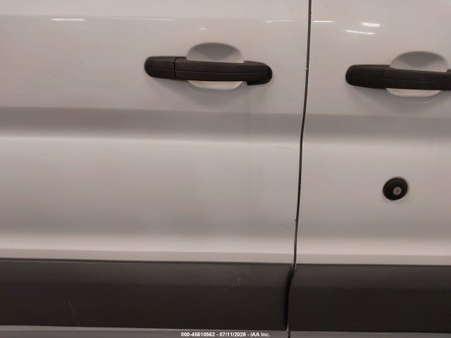 Ford Transit-150 2016 1FTYE1YM1GKA15431 Image 16