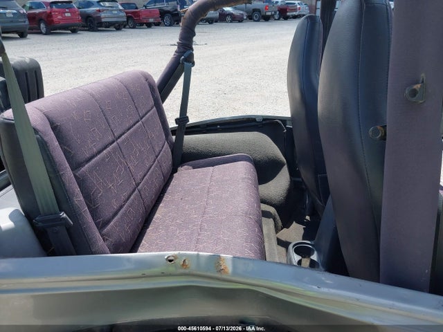 45610594 :رقم المزاد ، 1J4FA49SX2P720266 vin ، 2002 Jeep Wrangler Sport مزاد بيع