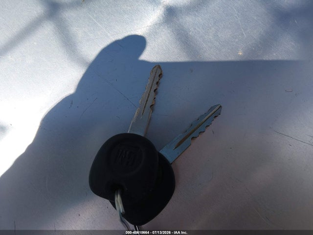 45610664 :رقم المزاد ، 2GTEC19T121166003 vin ، 2002 Gmc Sierra 1500 Sle مزاد بيع