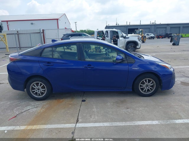 Toyota Prius Three 2016 JTDKARFU4G3509215 Image 13
