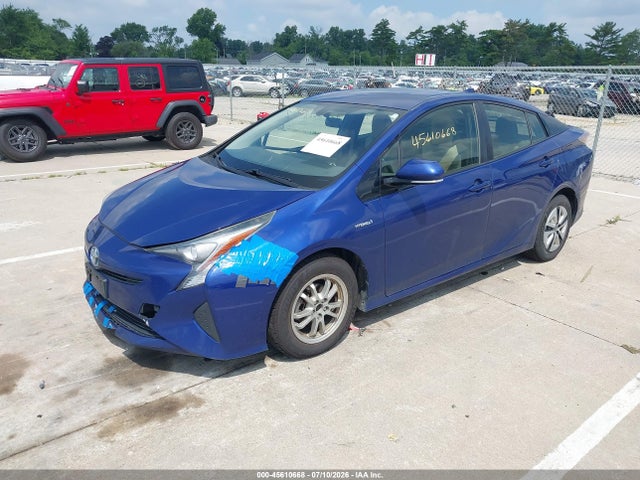 Toyota Prius Three 2016 JTDKARFU4G3509215 Image 2