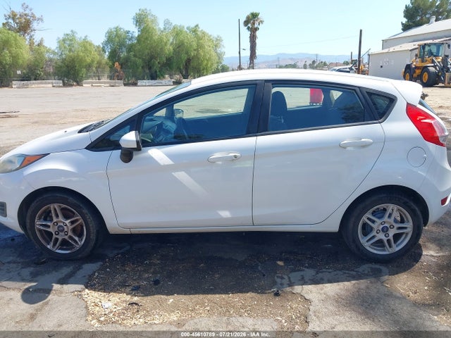 Ford FIESTA SE 2018 3FADP4EJ6JM123845 Image 14