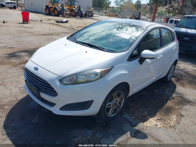 Ford FIESTA SE 2018 3FADP4EJ6JM123845 Image 2