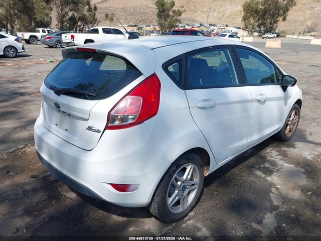 Ford FIESTA SE 2018 3FADP4EJ6JM123845 Image 4