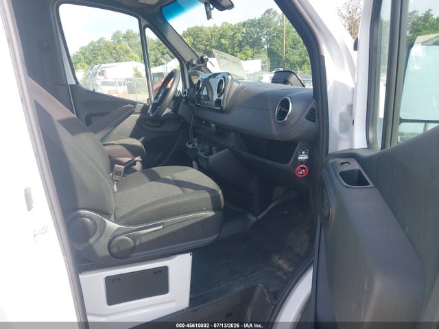 W1Z4KFHY8SP820465 Mercedes-Benz Sprinter 2500 Standard Roof 4-cyl Diesel