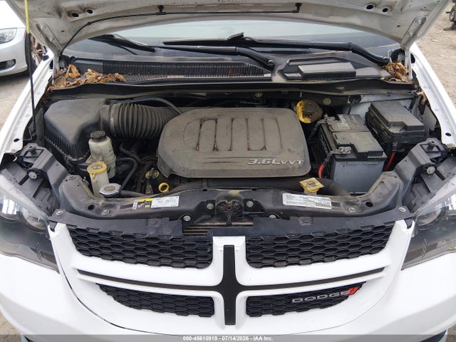 2C4RDGEG4JR360423 Dodge Grand Caravan Gt