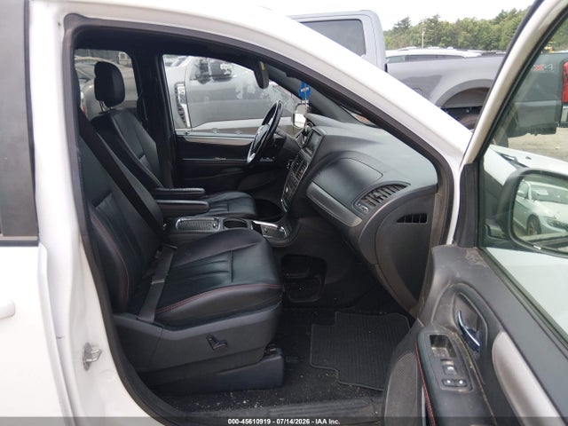 2C4RDGEG4JR360423 Dodge Grand Caravan Gt
