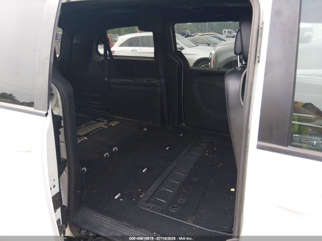2C4RDGEG4JR360423 Dodge Grand Caravan Gt