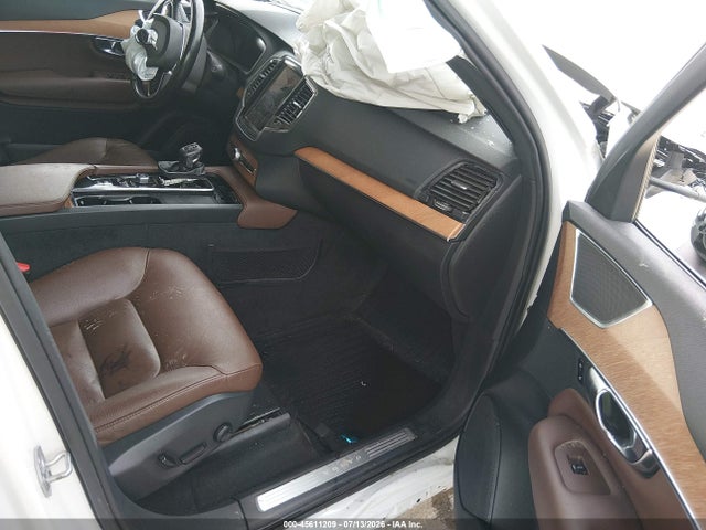 45611209 :رقم المزاد ، YV4A22PK9M1681905 vin ، 2021 Volvo Xc90 T6 Momentum 7 Passenger مزاد بيع