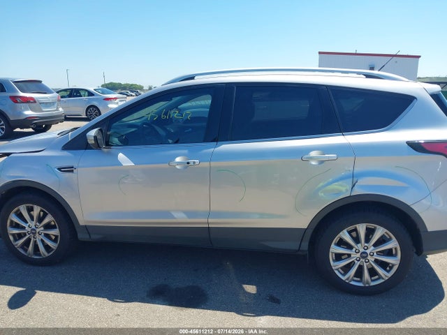 1FMCU9J98HUA64970 Ford Escape Titanium