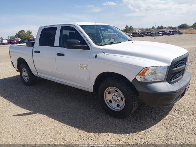 RAM 1500 Tradesman 4x2 5'7 Box 2018 1C6RR6KG4JS303631 main image