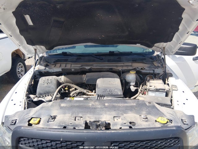 1C6RR6KG4JS303631 RAM 1500 Tradesman 4x2 5&#039;7 Box