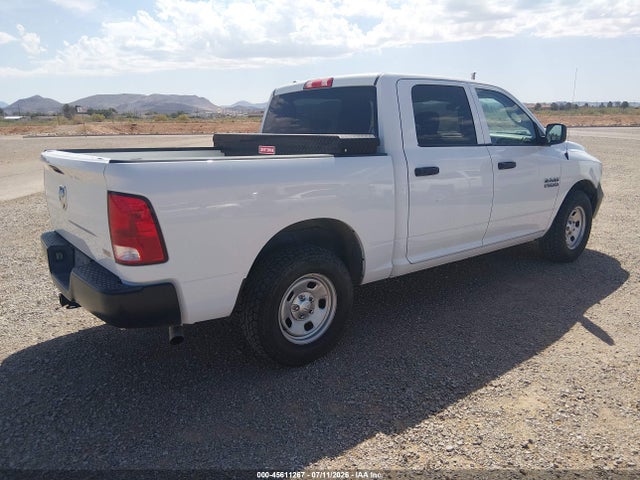 1C6RR6KG4JS303631 RAM 1500 Tradesman 4x2 5&#039;7 Box