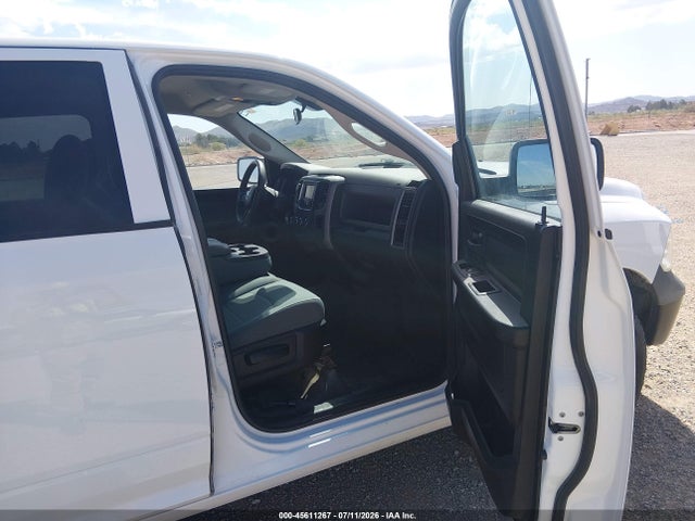 1C6RR6KG4JS303631 RAM 1500 Tradesman 4x2 5&#039;7 Box